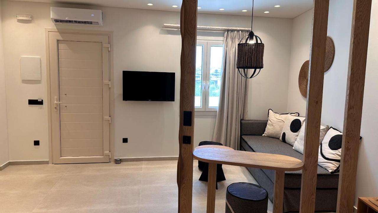 Aristotle Suites آداماس المظهر الخارجي الصورة